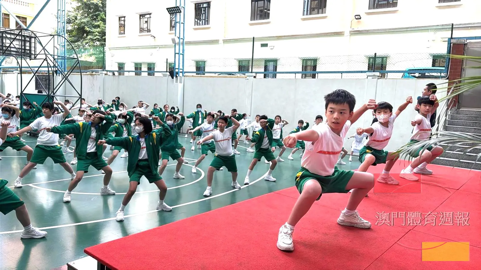 A6 聖若瑟教區中學有自家的「聖中三拳：是他們組合而成的三套長拳、南拳和太極拳。.jpg